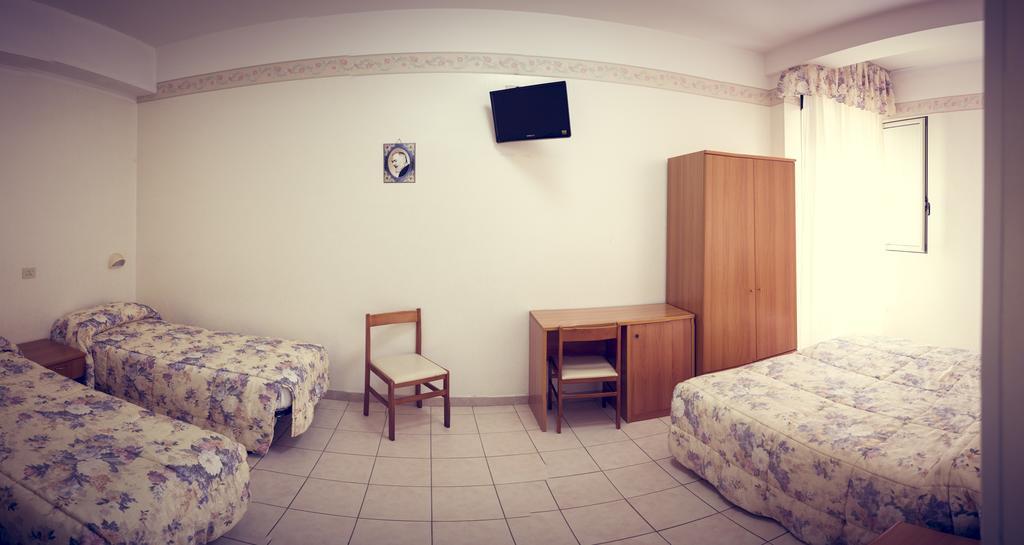 Hotel Fini Сан Джовани Ротондо Екстериор снимка